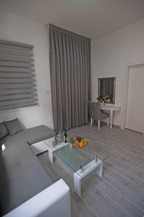 Rothschild 1929 Luxury Apartments Hotel Haifa Ngoại thất bức ảnh
