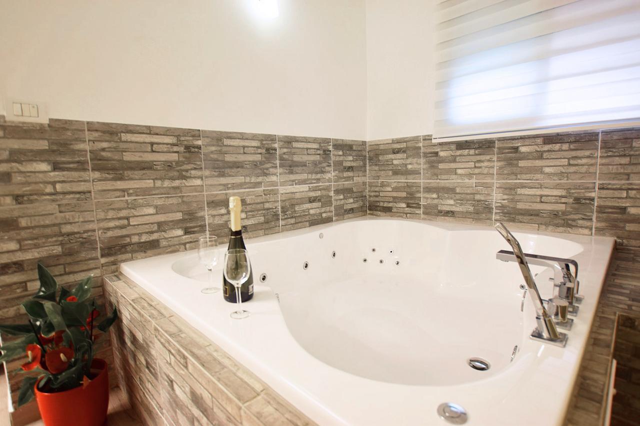 Rothschild 1929 Luxury Apartments Hotel Haifa Ngoại thất bức ảnh
